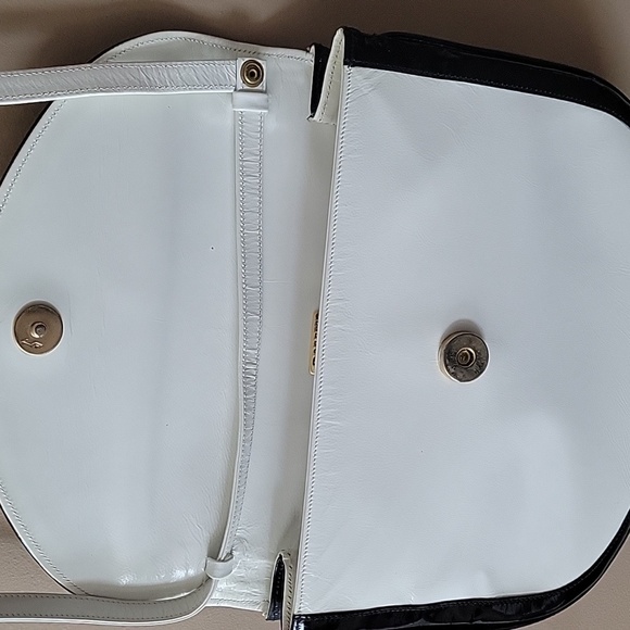 🌟Host Pick🌟Bally Vintage White Leather Crossbody with Black Bow and Black Trim - Picture 11 of 11